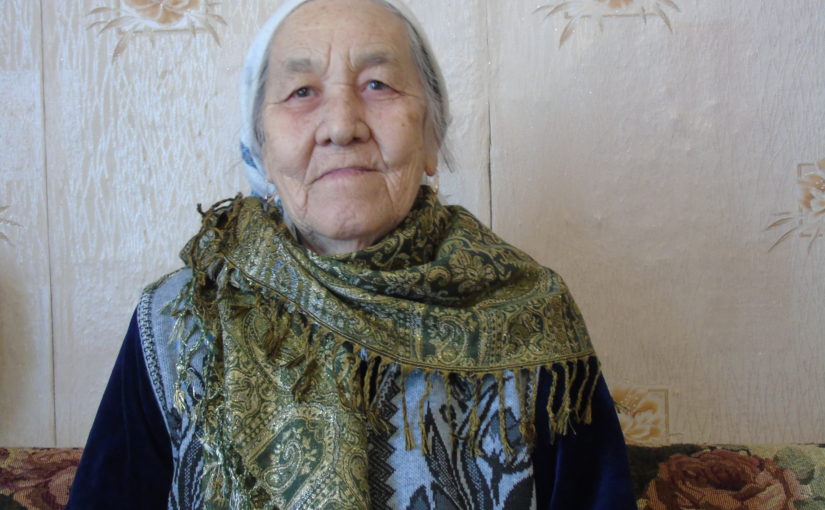 Жительница поселка Прикаспийский отмечает 80 лет