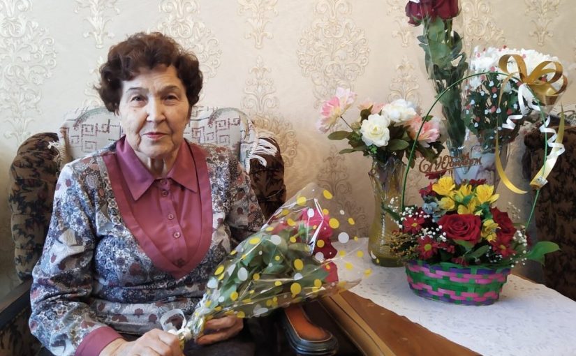 80- летний юбилей отмечает жительница города Нариманова.