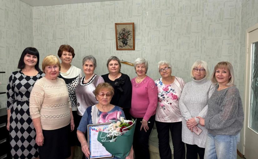 Жительница города Нариманова отметила свой замечательный юбилей
