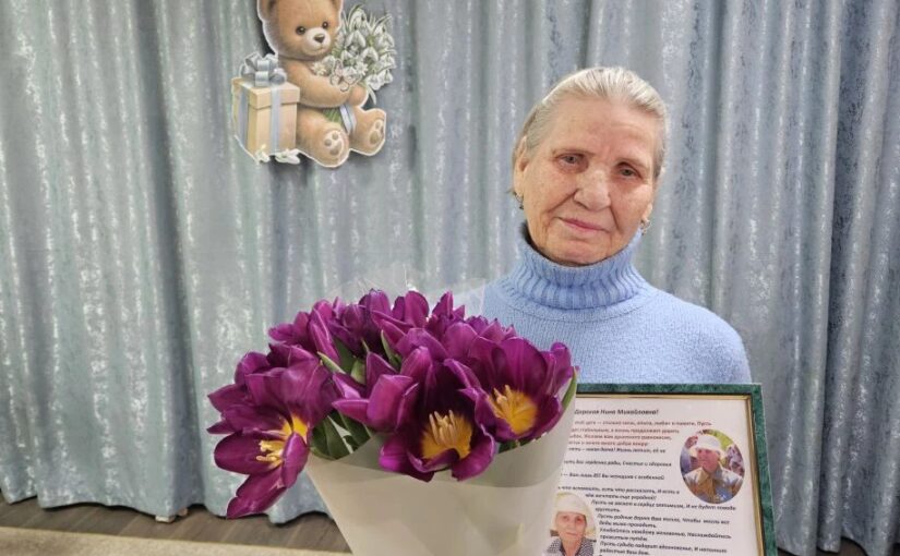 Жительница города Нариманов отметила свой 85-летний юбилей