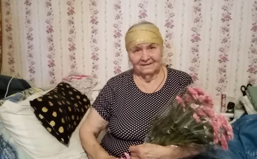Жительница города Нариманова отметила свой 90-летний юбилей