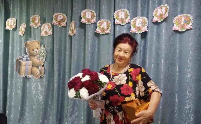 Жительница города Нариманова отметила свой 80-летний юбилей