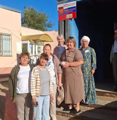 Сегодня дружный коллектив комплексного центра сделал свой выбор и принял участие в голосовании!